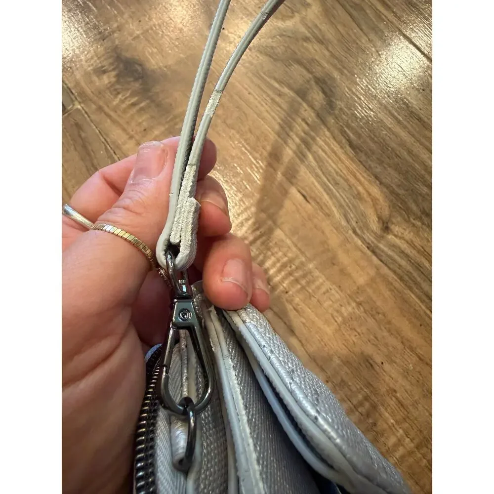 Lug wallet
